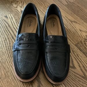 NEW Clark’s  Black leather loafers